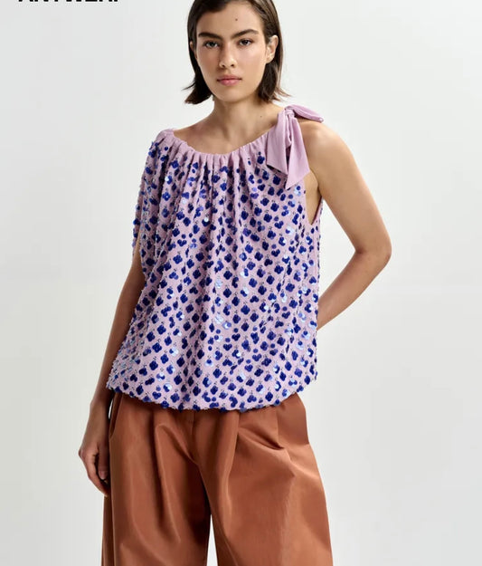 Essentiel antwerp top asimmetrico viola e glicine impreziosito da paillettes con nastro da annodare al collo