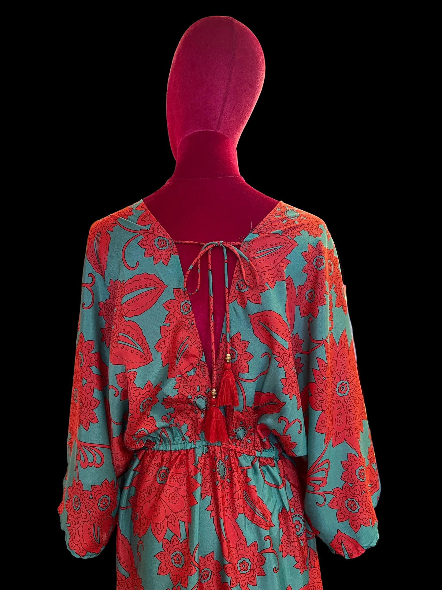 Mon amour Paris abito lungo con balze in seta scollato fantasia floreale turchese e rosso