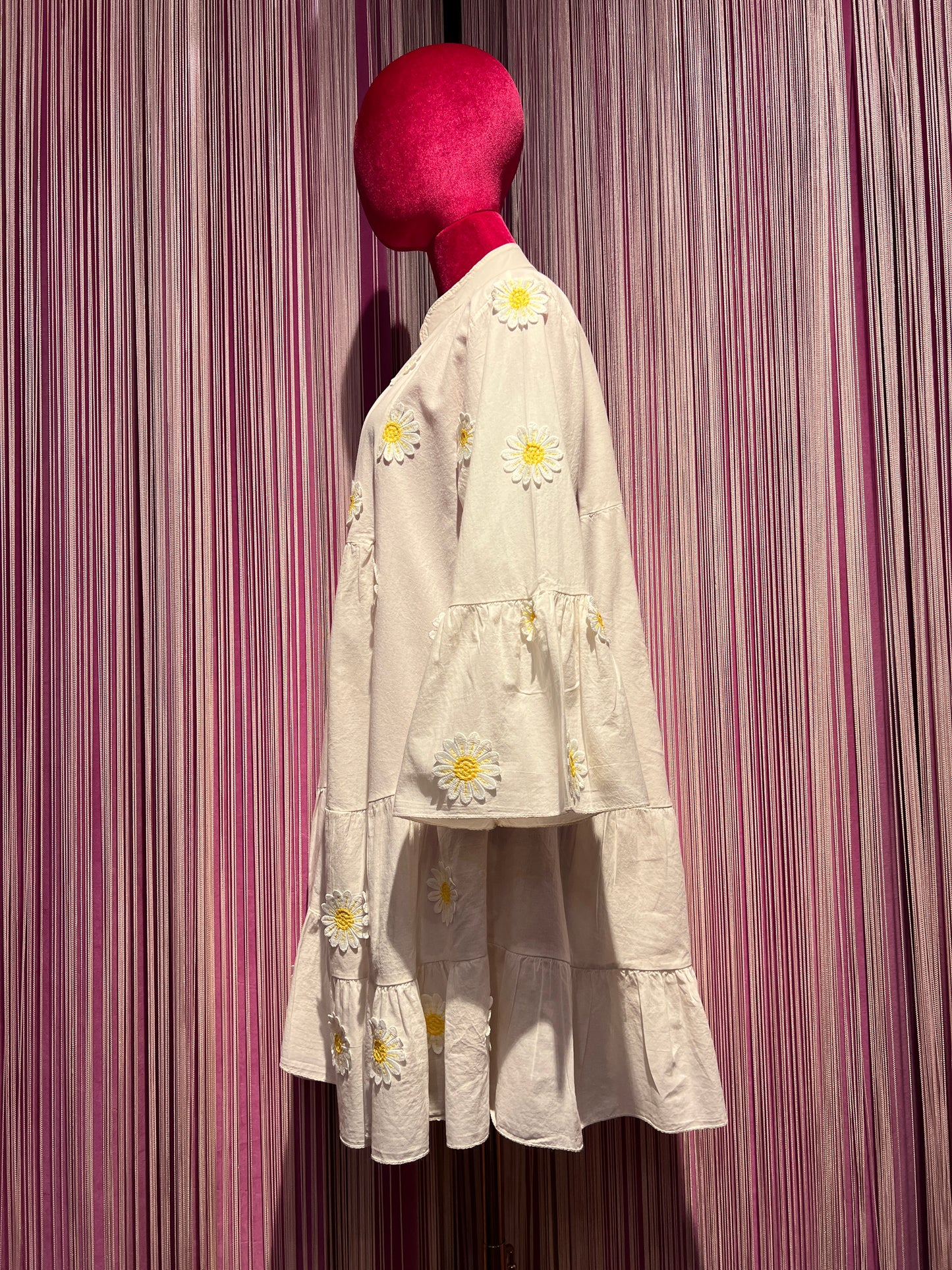 Mon amour Paris abito corto in cotone bianco con applicazioni margherite