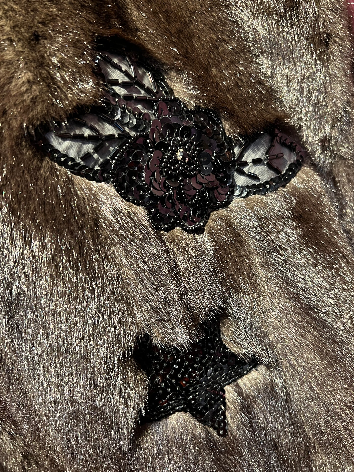 ABpink 🩷 gilet eco visone “good vibes” con patch teddy e patch fiore e stella in paillettes