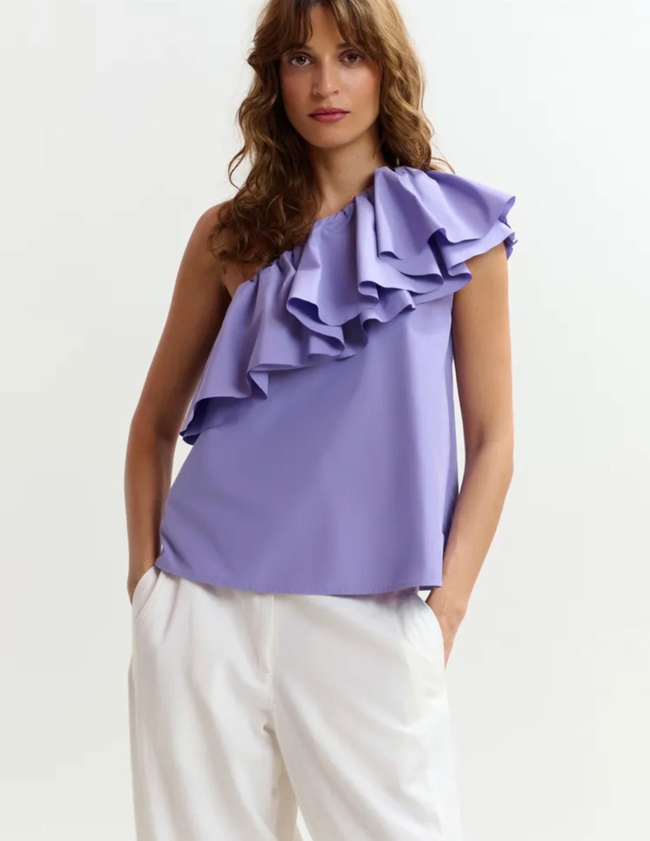 Essentiel antwerp -40% di sconto top asimmetrico viola con volant