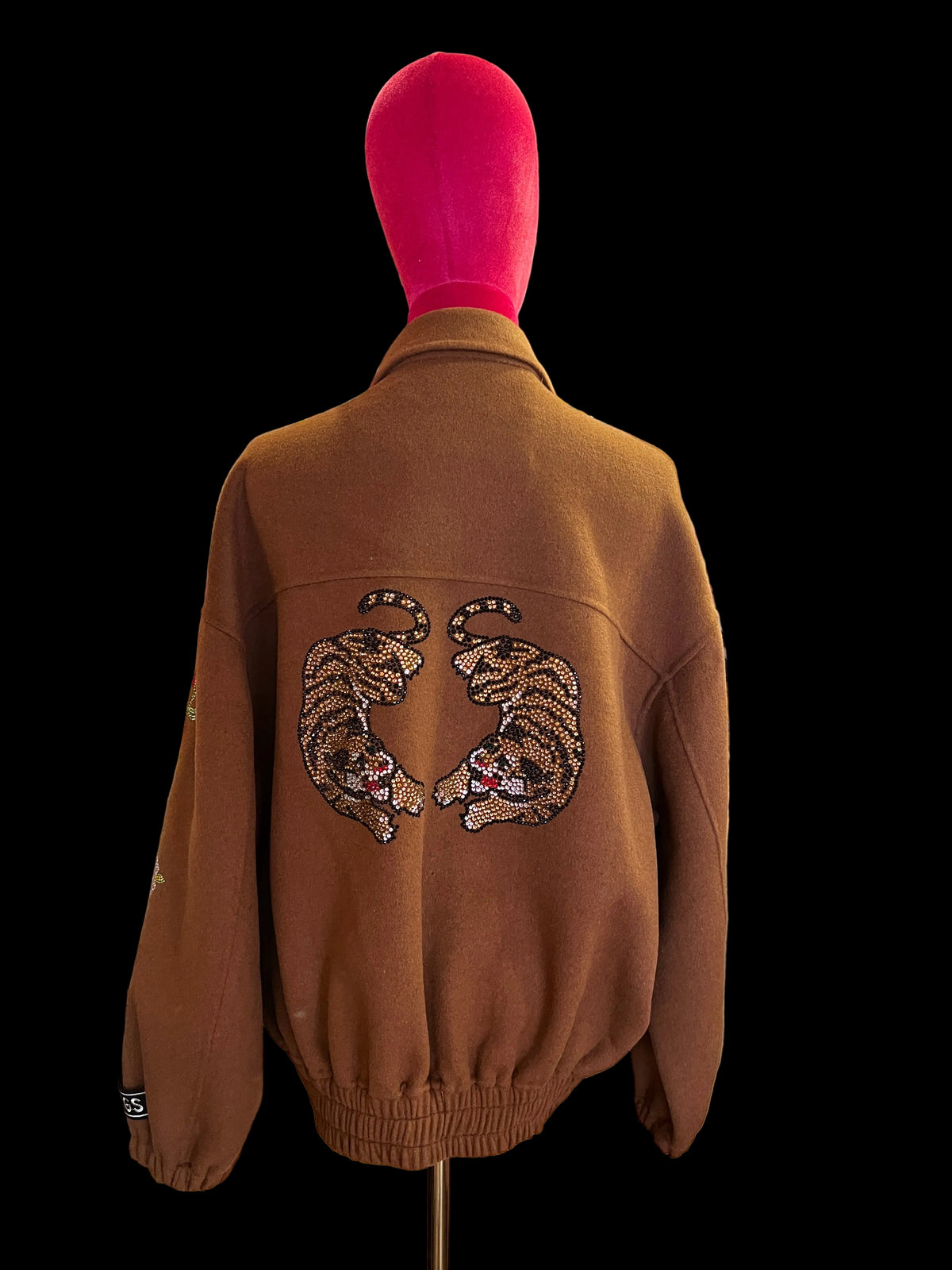 5 Progress giacca bomber cammello con ricami floreali in cristalli e due tigri ricamate sul dietro