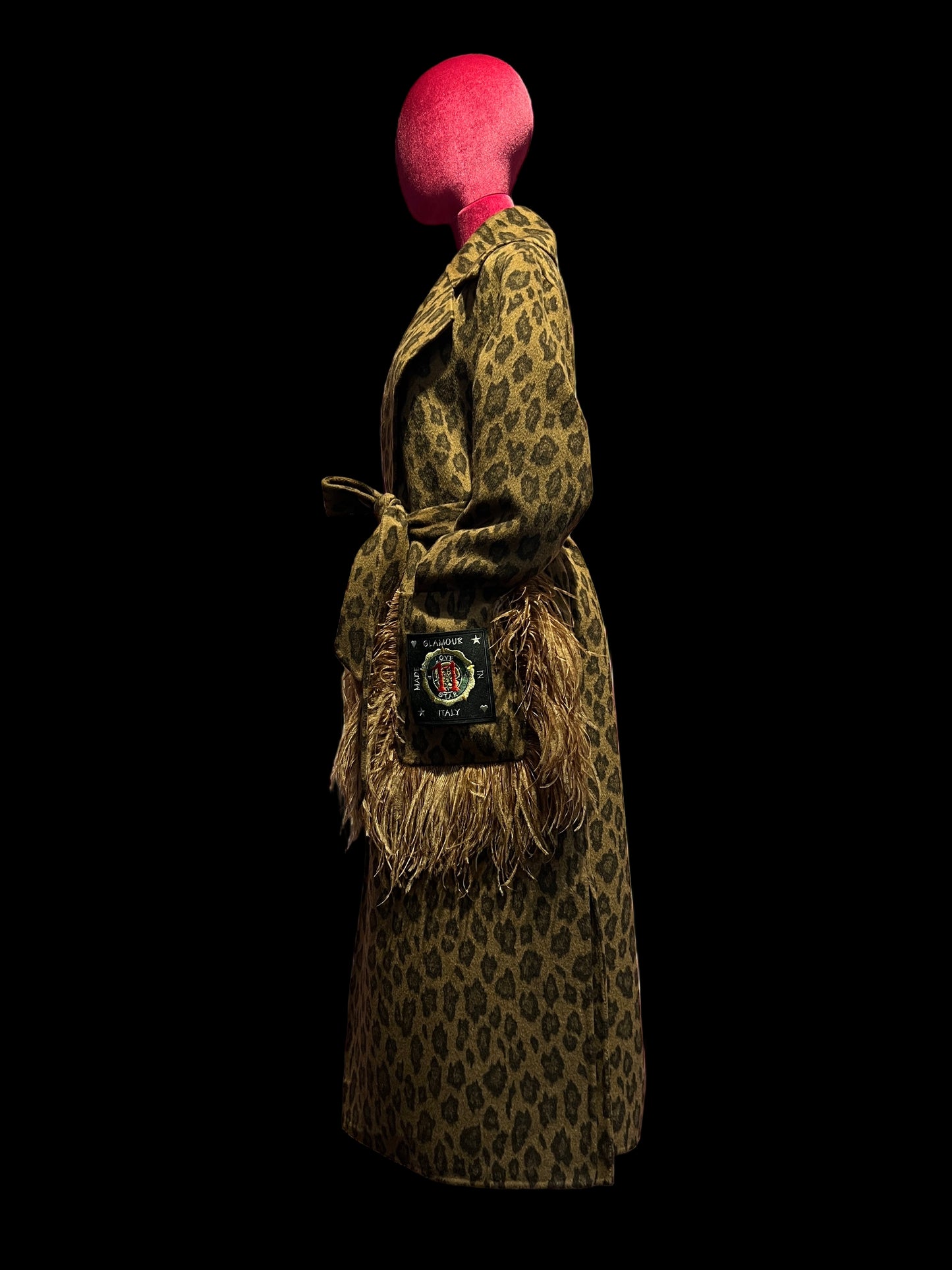 11 love is glamour cappotto fantasia leopardo marrone tasche patch e piume