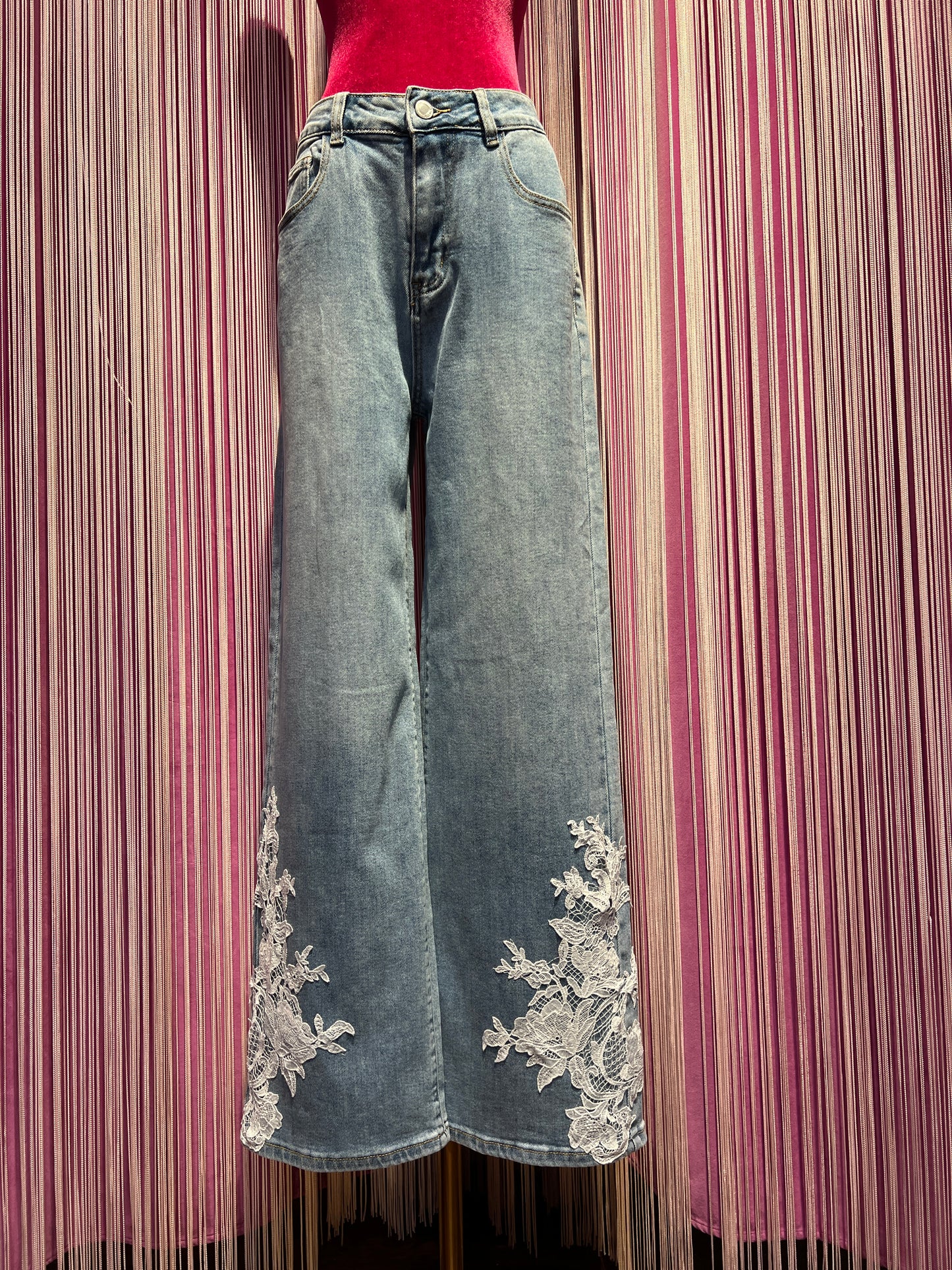 Love & roses jeans zampa con pizzo bianco