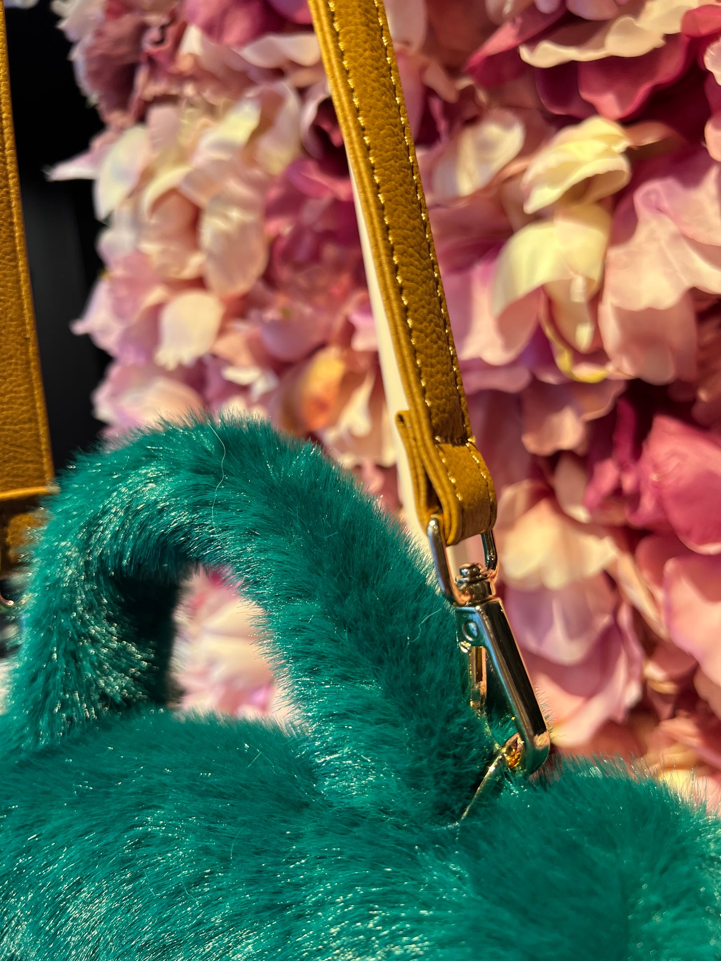 Snow-up Milano borsa ecopelliccia  ed ecopelle con tracolla colore verde