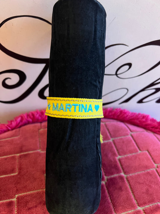 Bracciale tessuto regolabile nome Martina fondo giallo