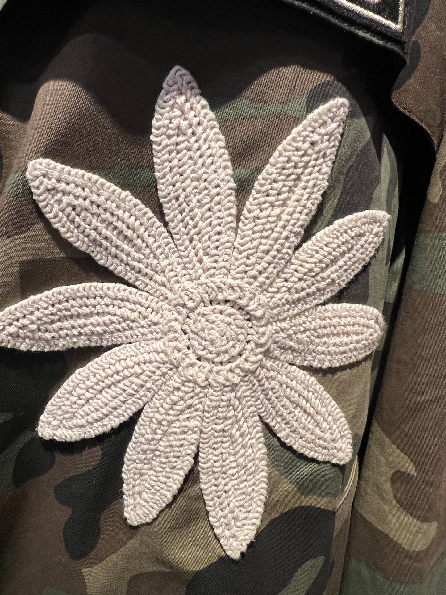 5 Progress giacca camouflage  con fiori crochet
