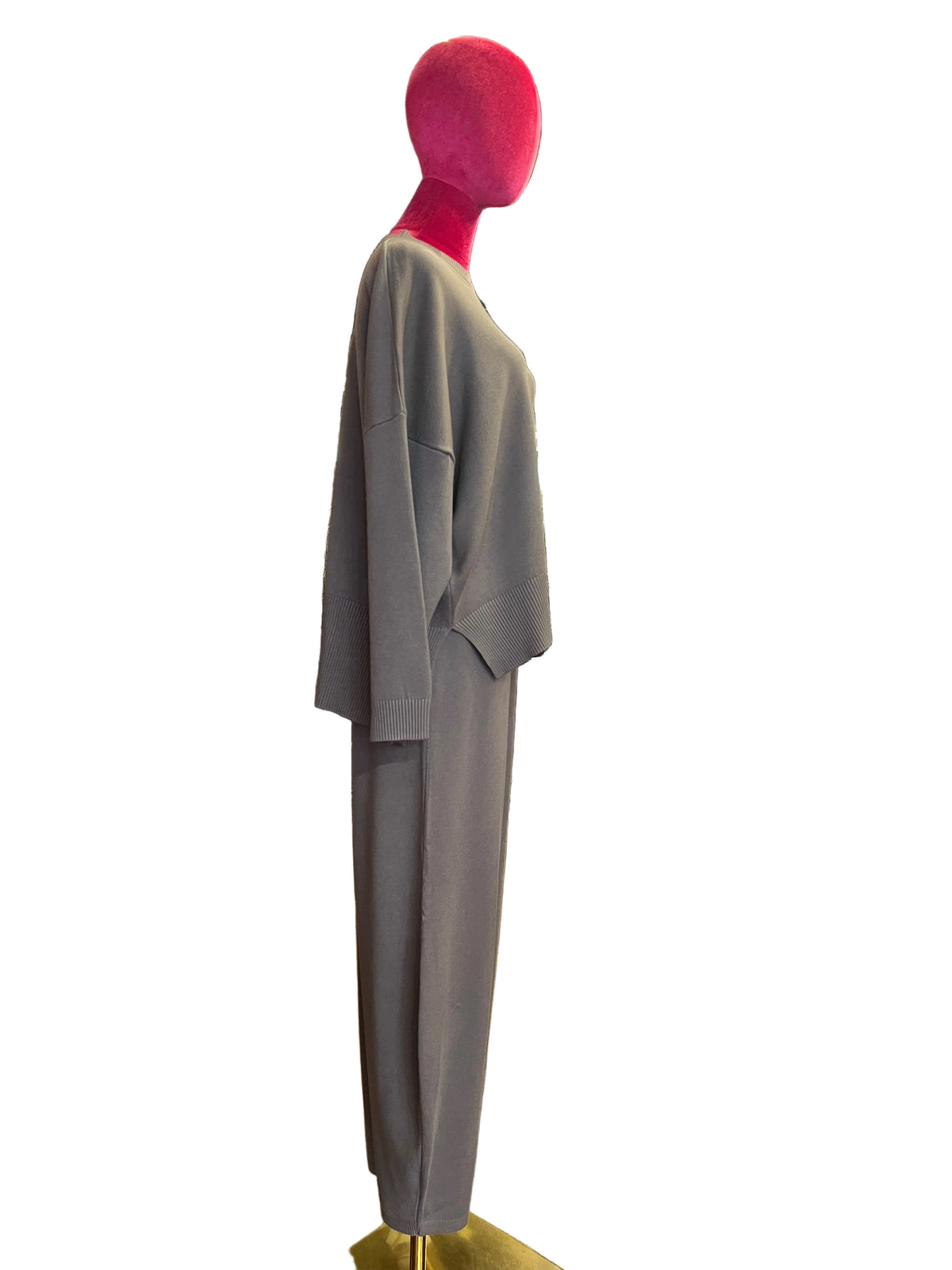 The room completo tre pezzi taupe gilet in simil pelliccia pantalone e maglia