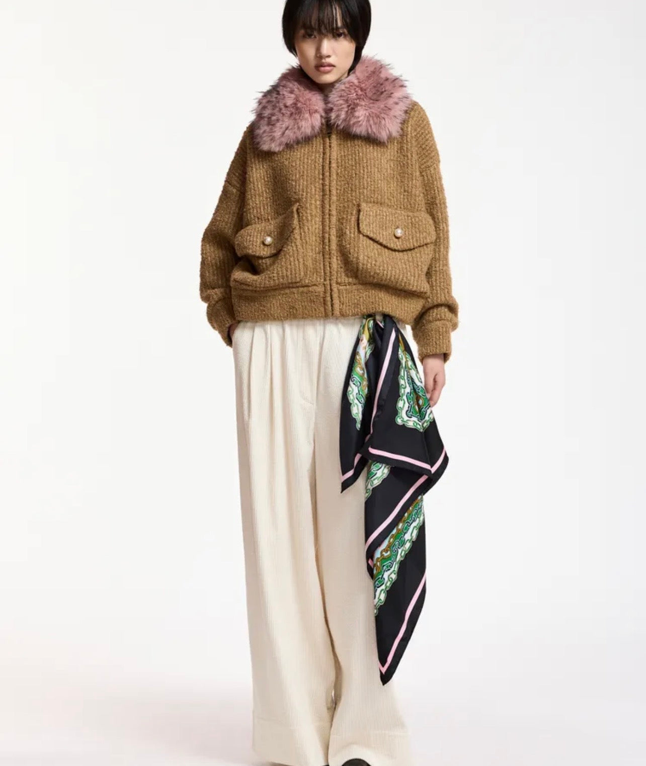 Essentiel antwerp giacca bomber cammello in tessuto boucle’ collo removibile in ecopelliccia rosa chiaro