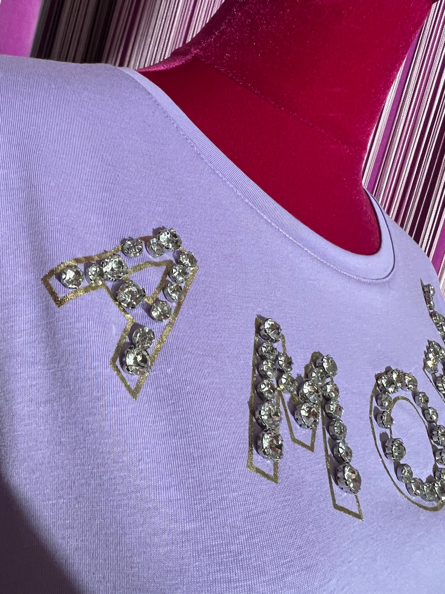 Mon amour Paris sconto -30% t-shirt lilla  mezza manica con scritta “ amore “ cristalli