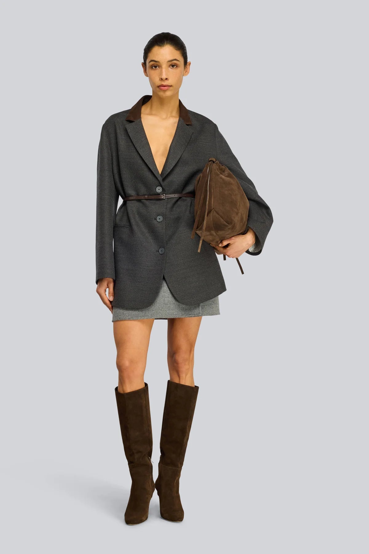 Semicouture giacca in flanella antracite colletto pelle marrone, cintura vestibilita over
