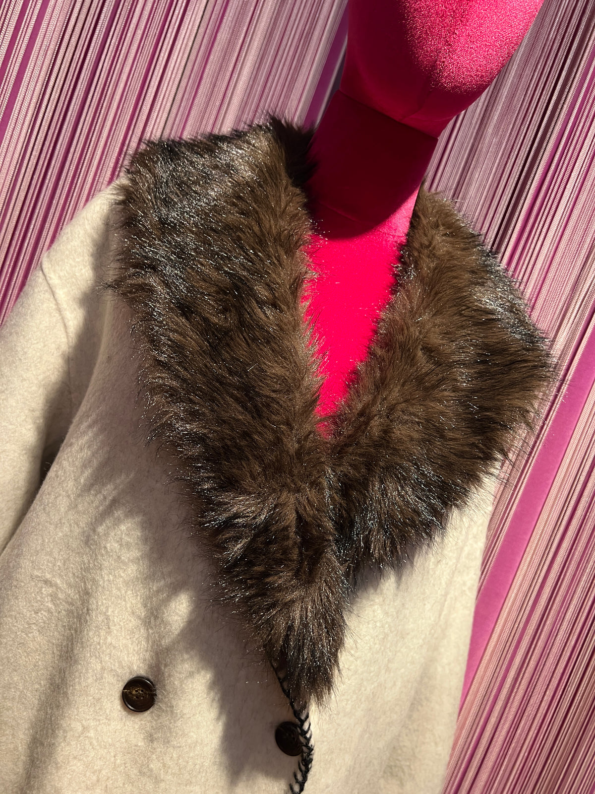 Front street cappotto doppiopetto panna con pelliccia collo (rimovibile ) polsi e tasche