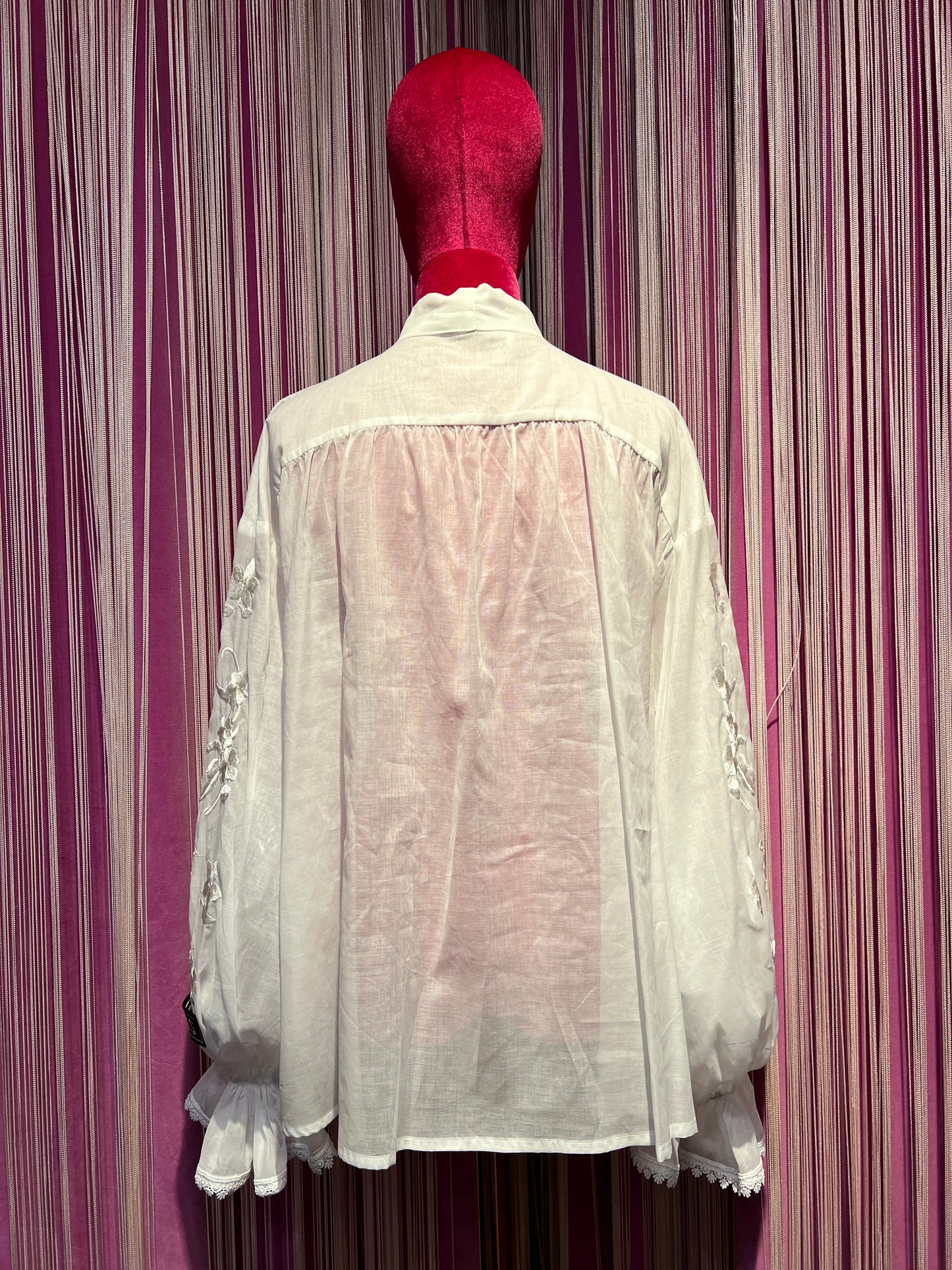 5 Progress camicia in cotone con fiori ricamati e fiocco collo