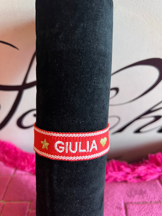 Bracciale tessuto regolabile con nome Giulia fondo rosso