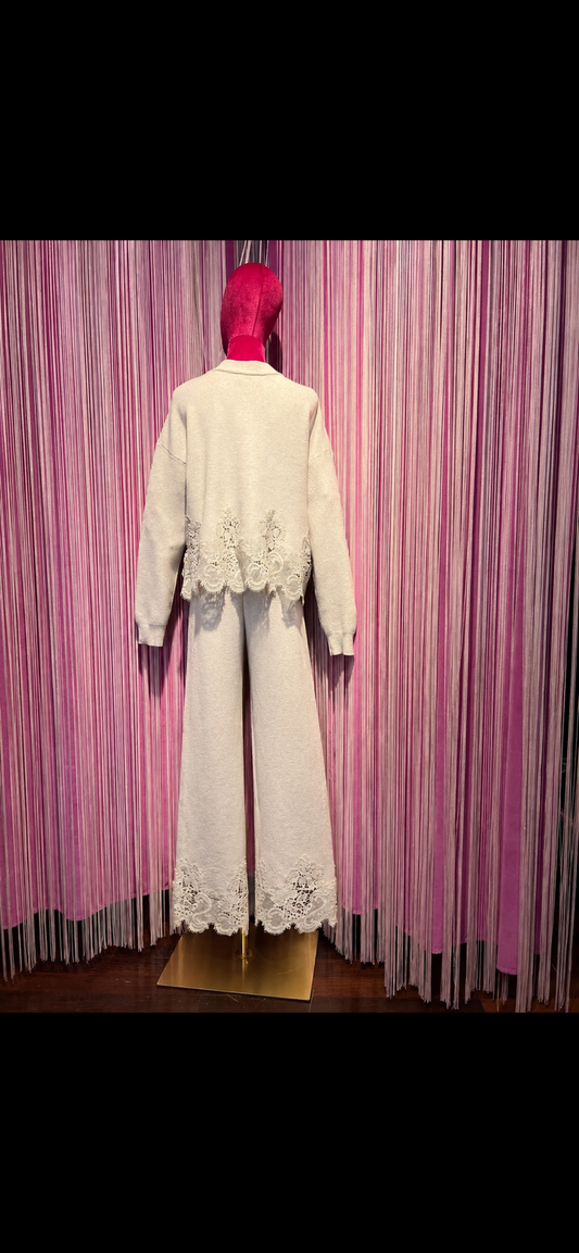 The room completo maglia e pantalone con pizzo beige