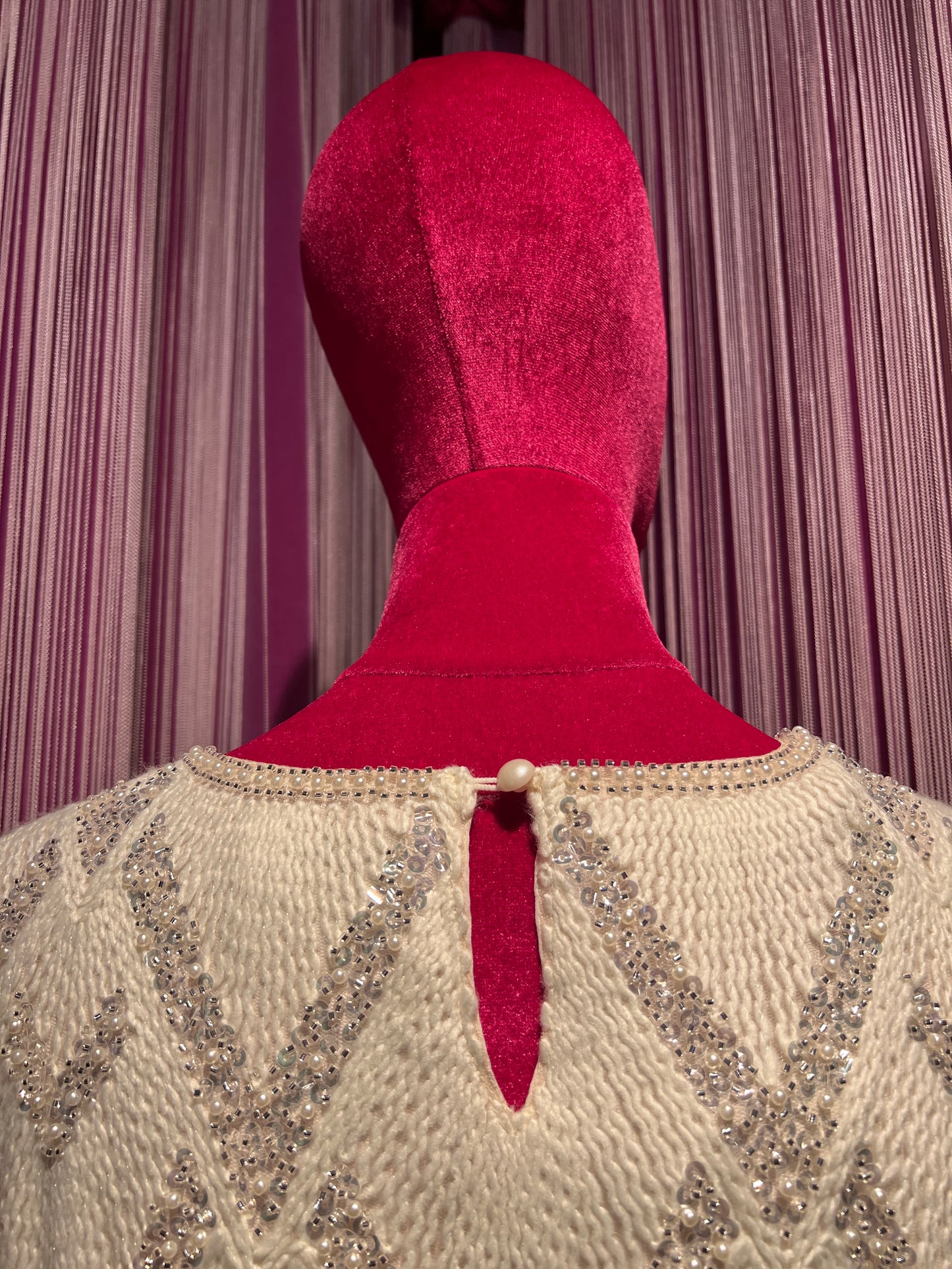 Front street abito ricamato paillettes e perle panna