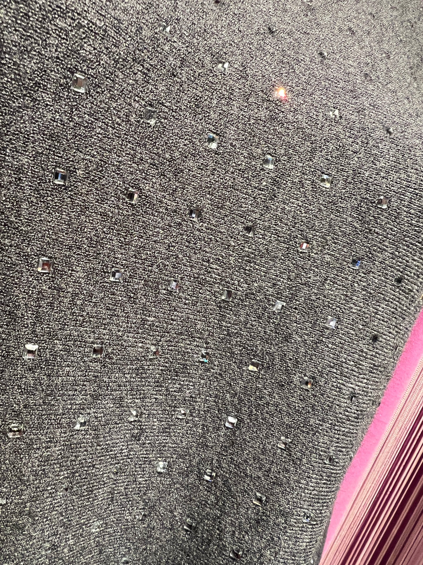 The room maglia over  girocollo grigia con cristalli