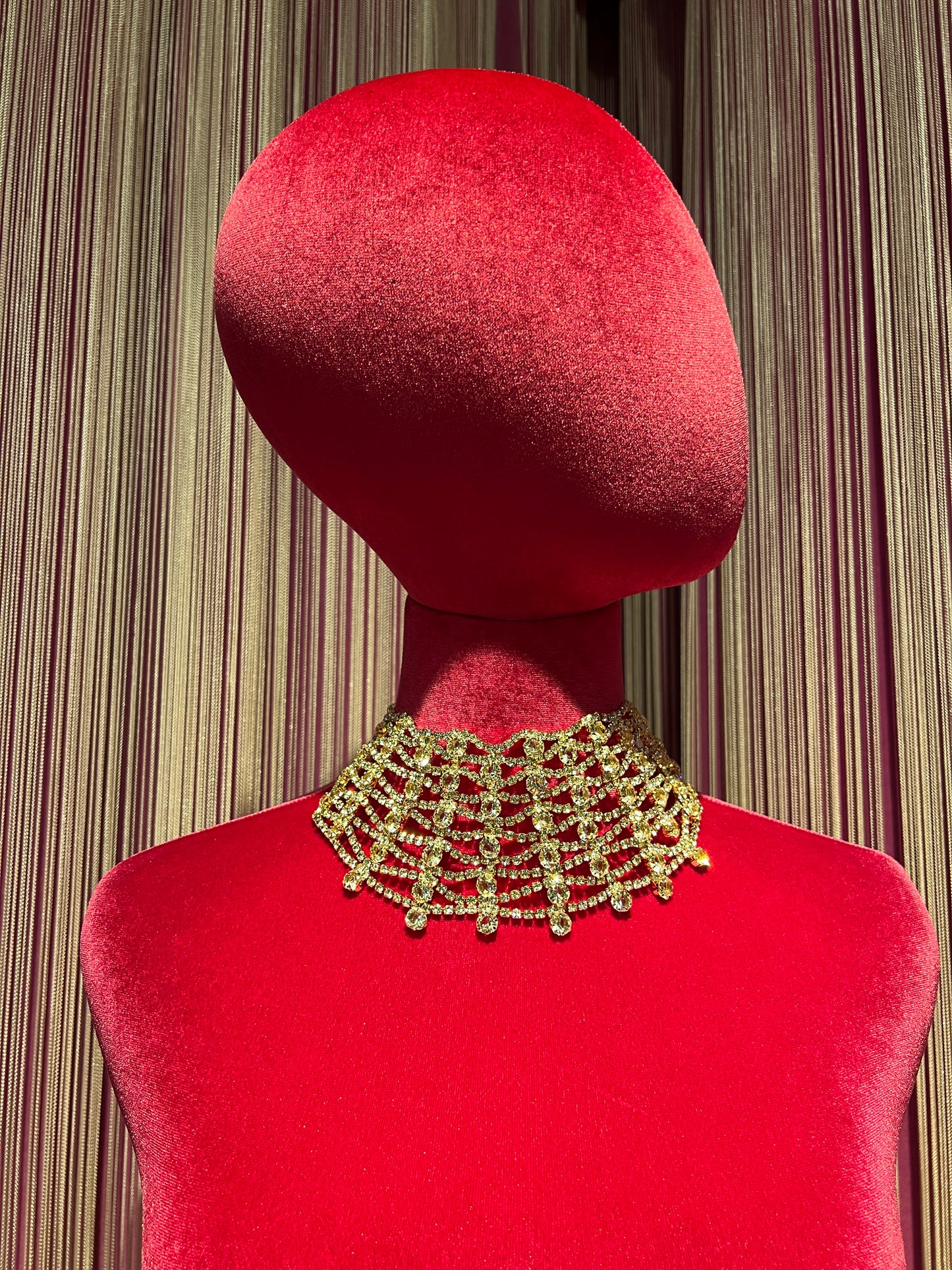 Choker con Swarovski montatura dorata