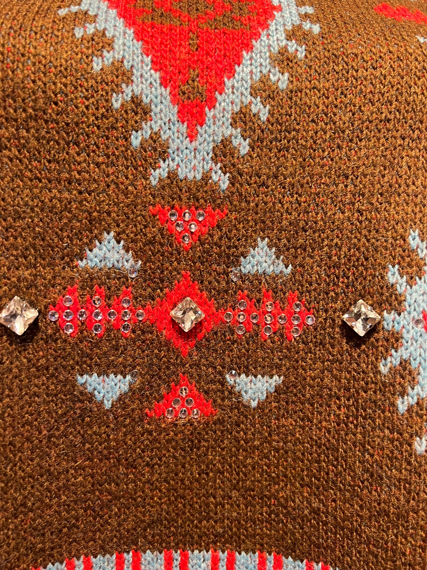 Colour market maglia jacquard con frangia e Swarovski marrone turchese e rosso