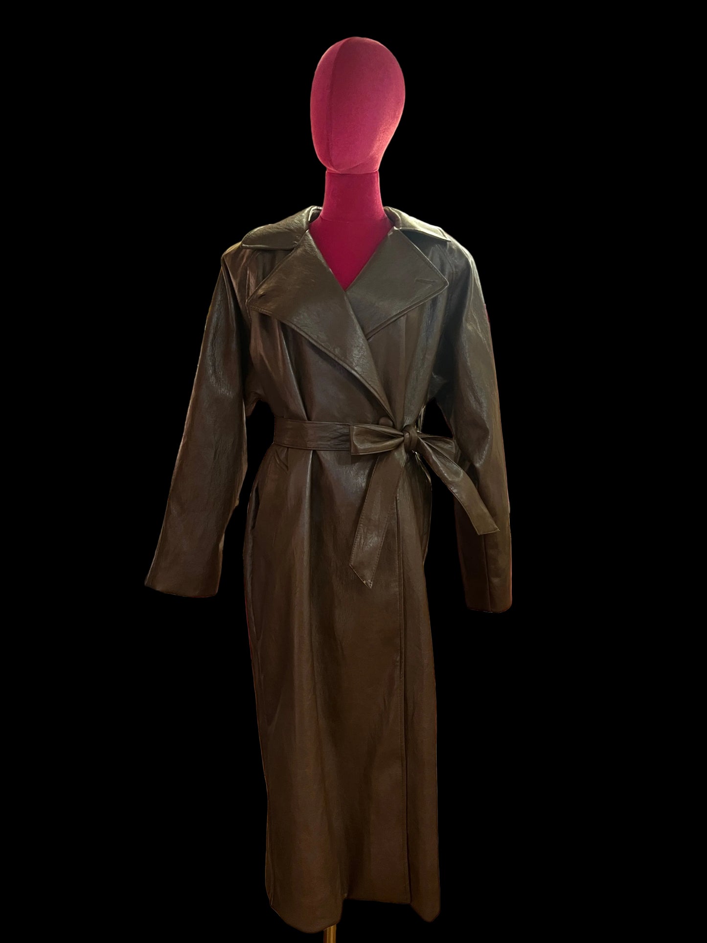 The room spolverino over in ecopelle marrone con cinta