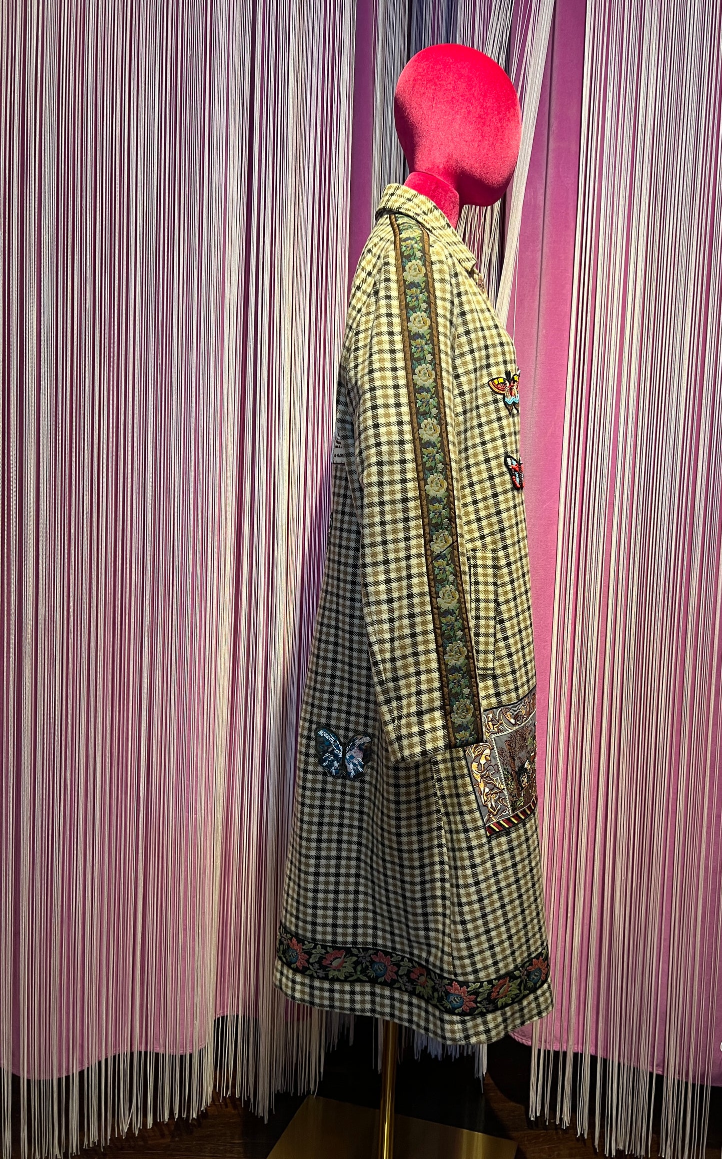 5 Progress cappotto lungo pied de poule marrone beige e panna con applicazioni perline farfalle , coccinella e patch