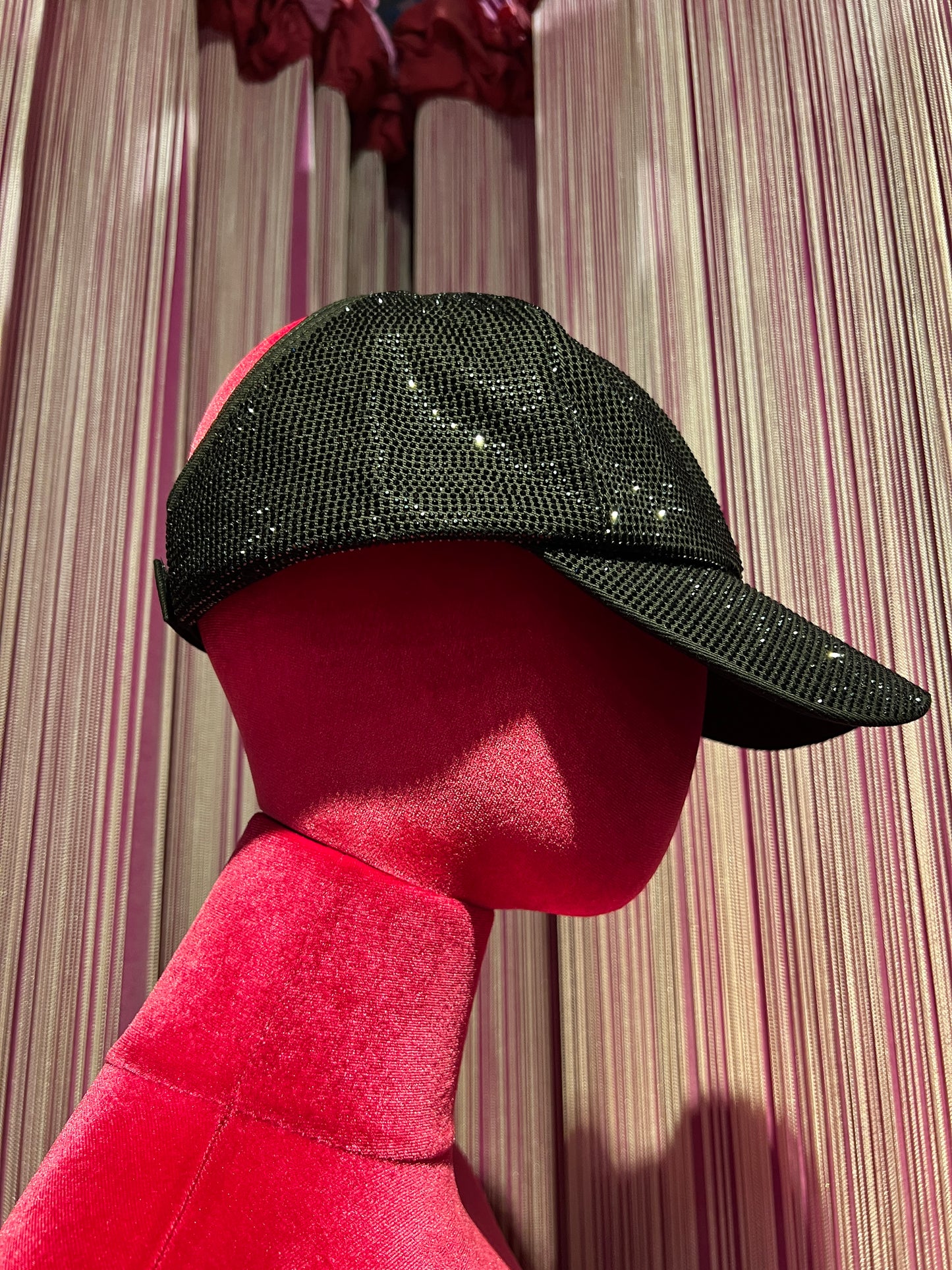 Love & roses cappello con visiera nero e cristalli misura regolabile