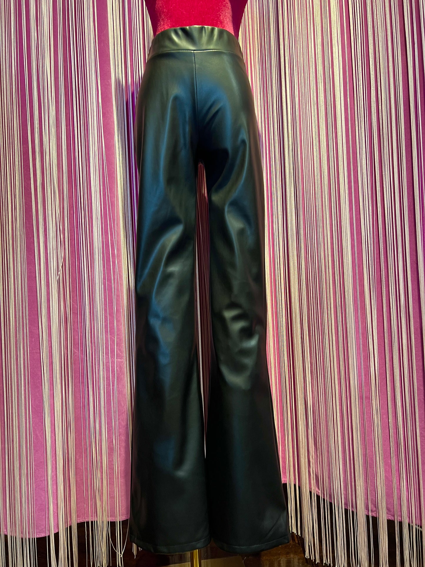 Mon amour Paris pantalone ecopelle con elastico a zampa