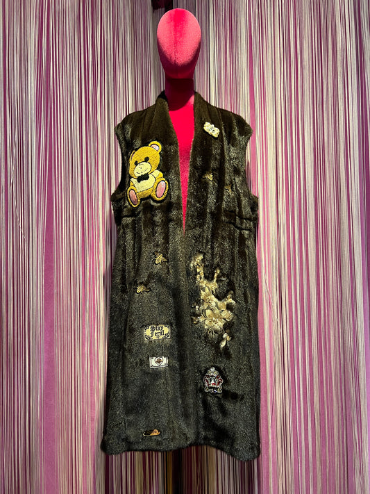 ABpink 🩷gilet eco visone con patch fiori micro paillettes, api e teddy
