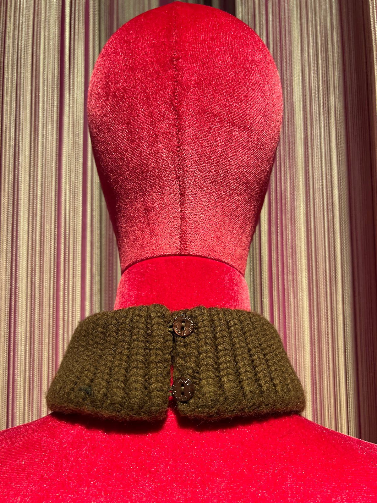 Isabelle Blanche Paris colletto in maglia con ricami strass cioccolato