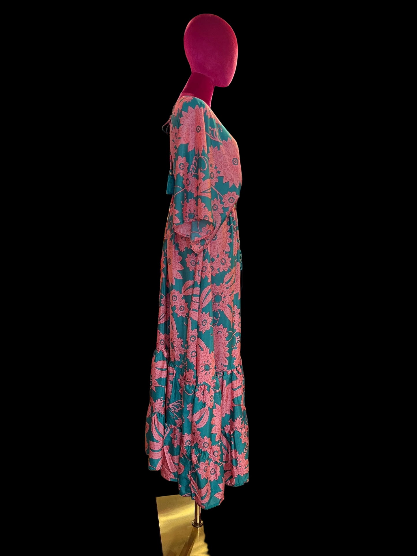 Mon amour Paris abito lungo con balze in seta scollato fantasia floreale verde e rosa