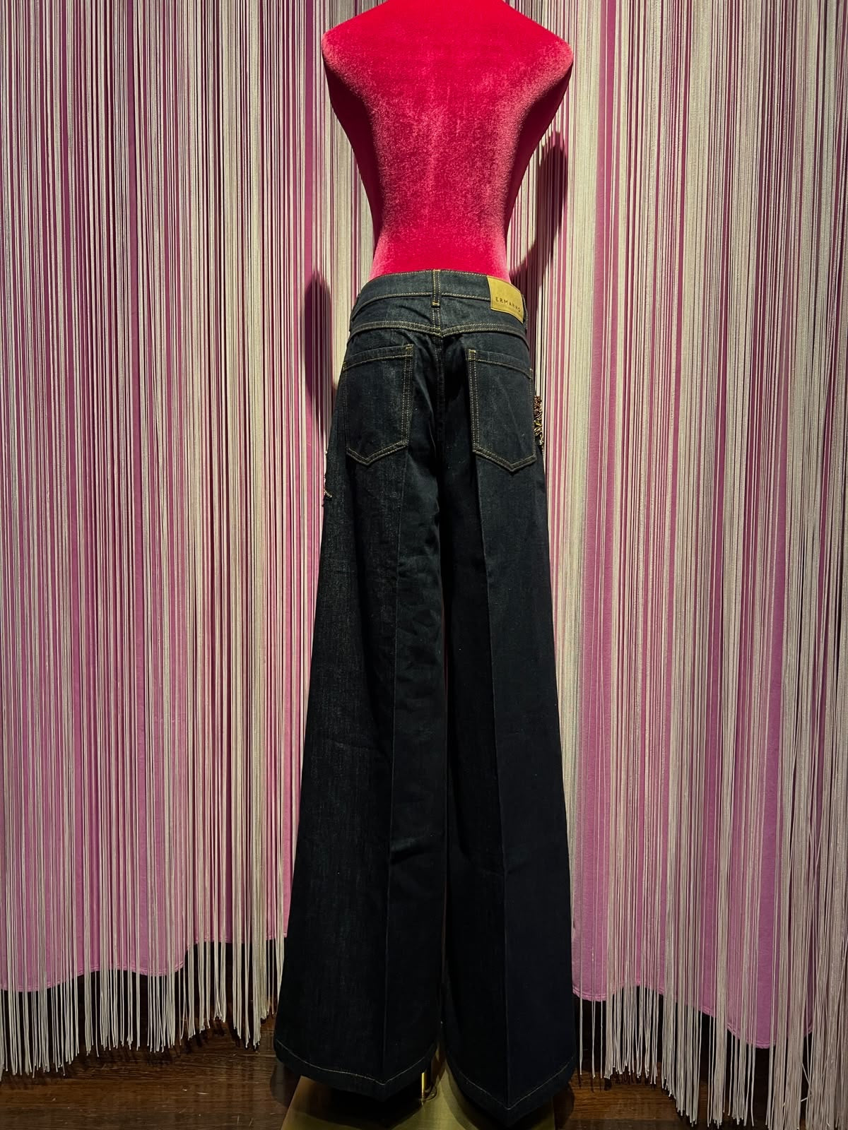 Ermanno Scervino jeans modello palazzo con applicazioni ramage cristalli