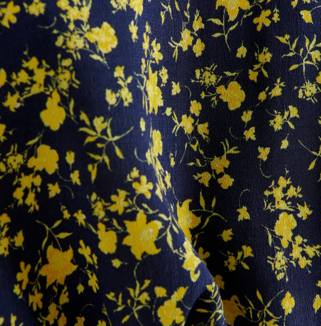 Essentiel antwerp abito floreale asimmetrico con cinta blu e giallo vestibilita’ over Igraine