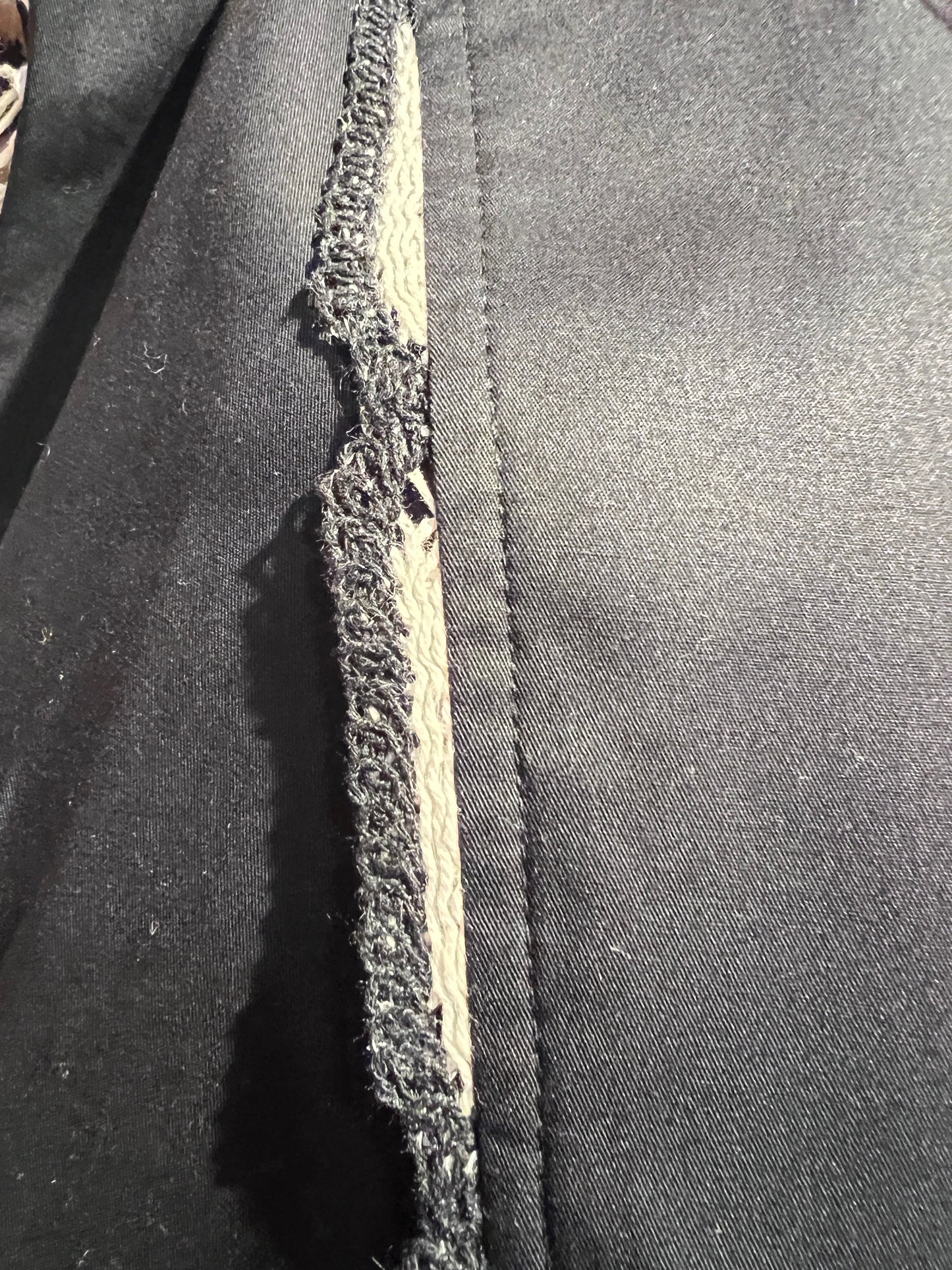 5 Progress giacca in cotone nera con maniche in crochet avorio e nero