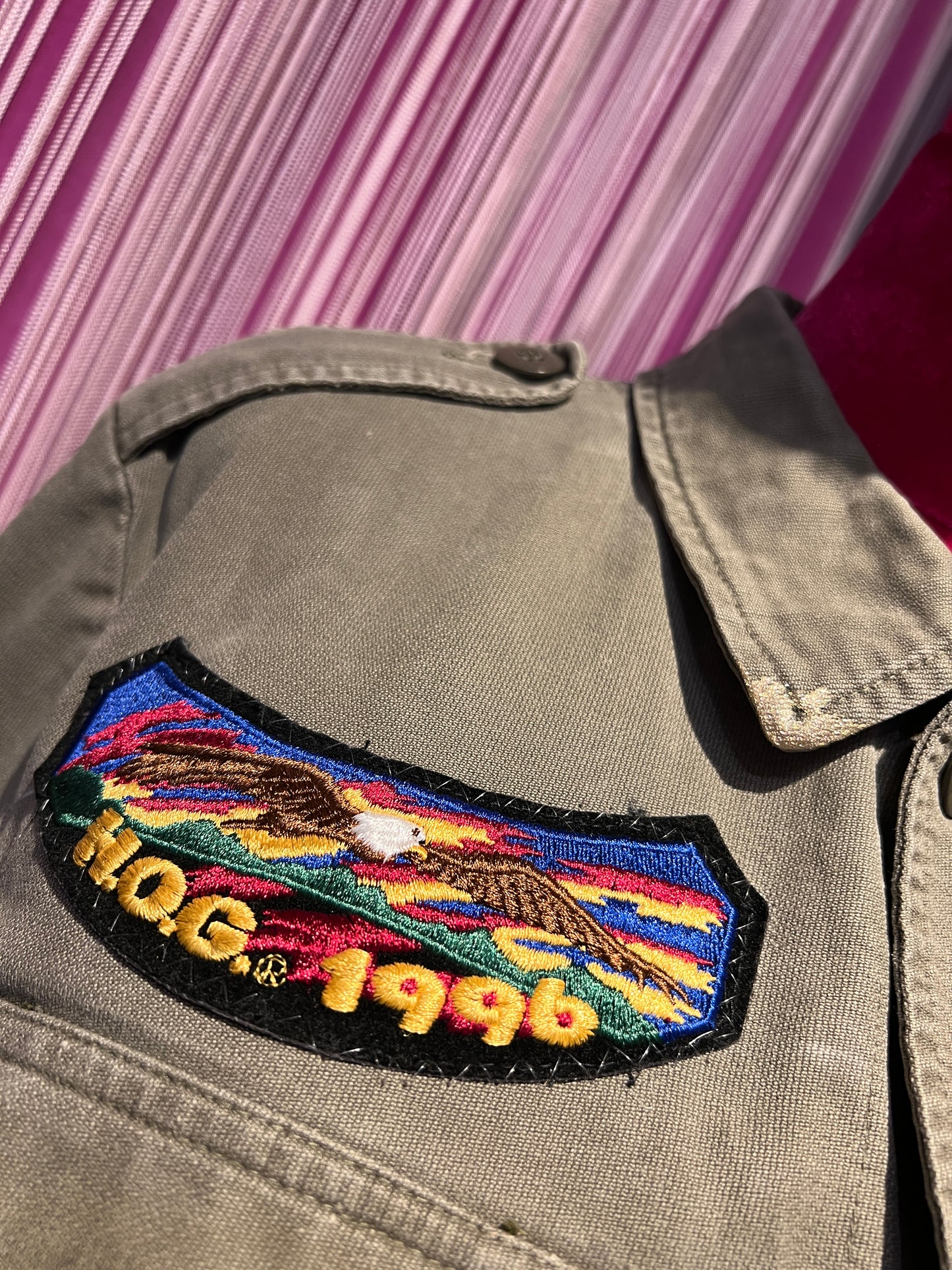 ABpink 🩷 giacca la verdina verde militare unisex con patch lone wolf , topolino