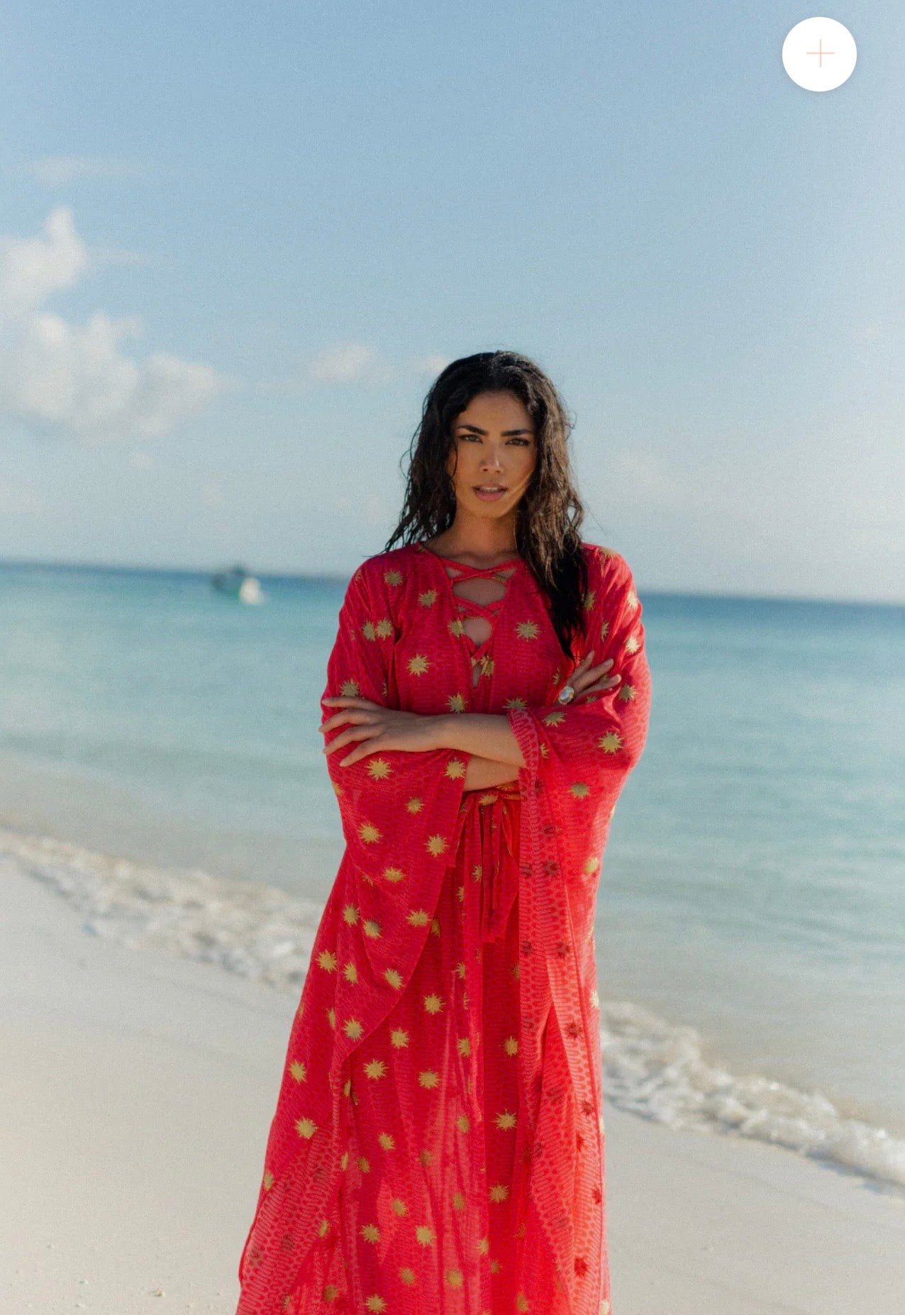 Sundress caftano rosa acceso motivi geometrici ondulatori e stampa glitterata dorata a forma di sole