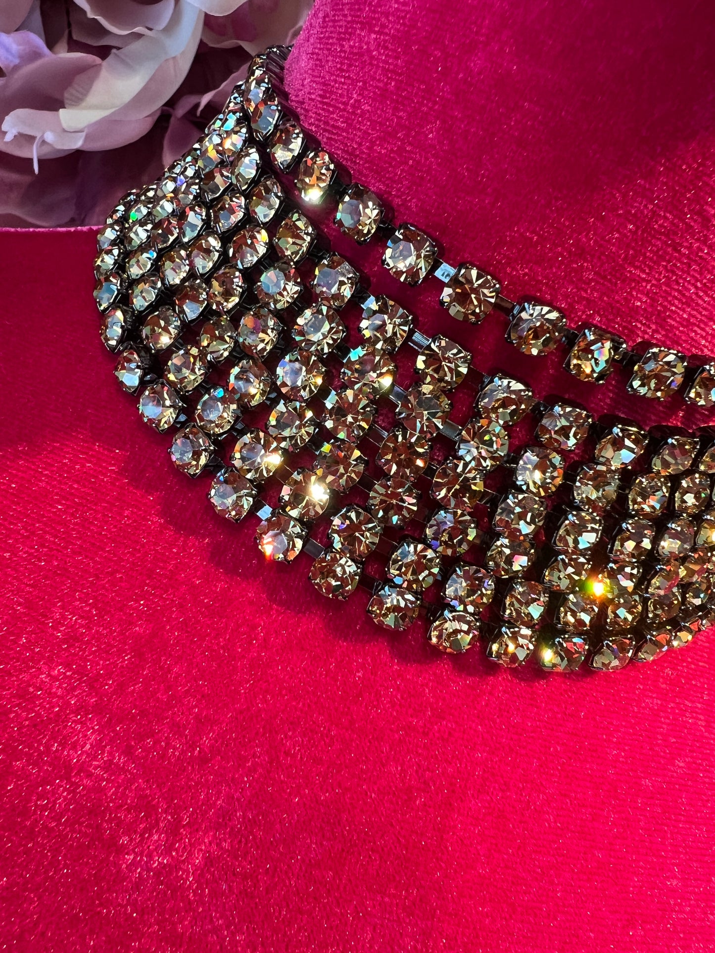 Choker 7 fili cristalli bronzo montati su metallo grigio antracite