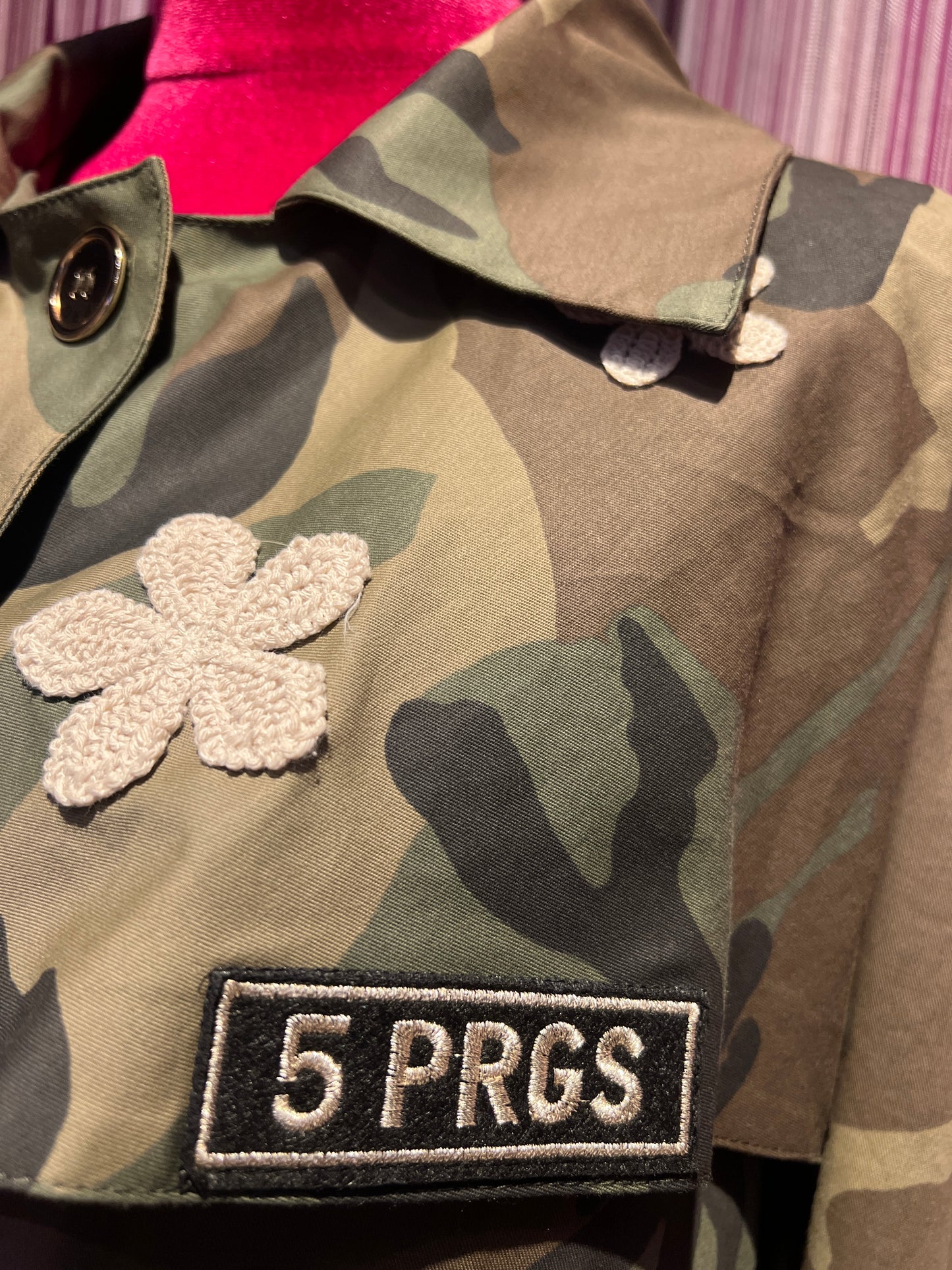 5 Progress giacca camouflage  con fiori crochet