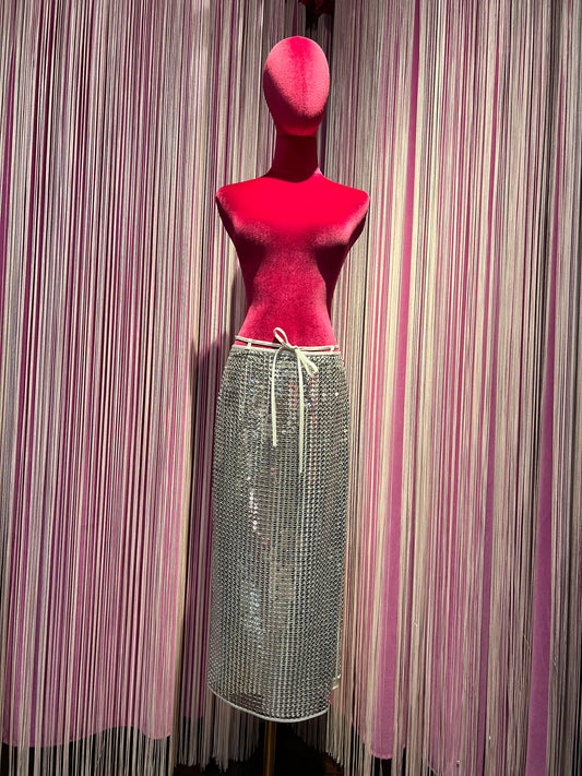 Isabelle Blanche Paris gonna longuette in paillettes color argento con dettaglio cinturino in vita