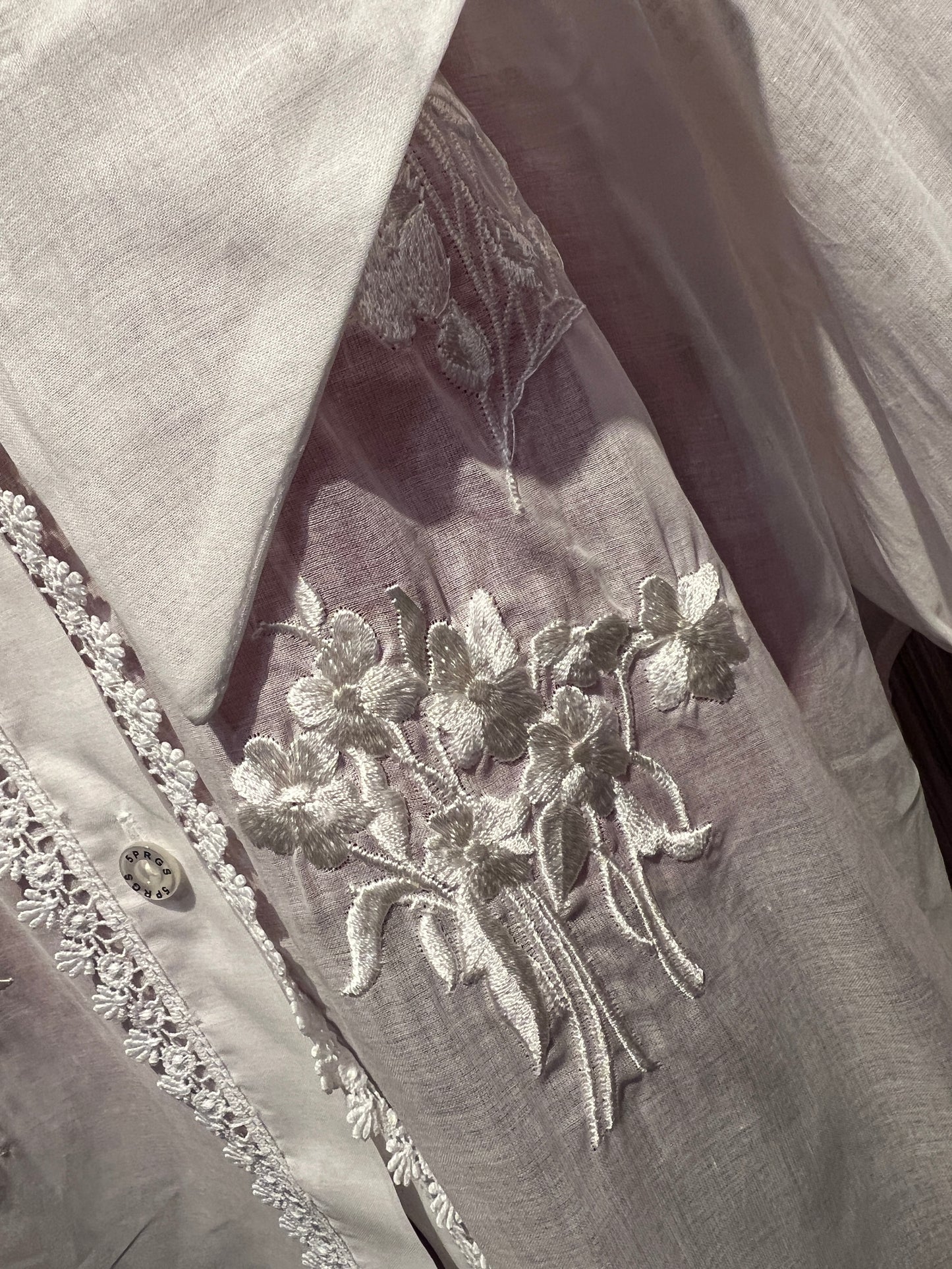 5 Progress camicia in cotone con fiori ricamati e fiocco collo