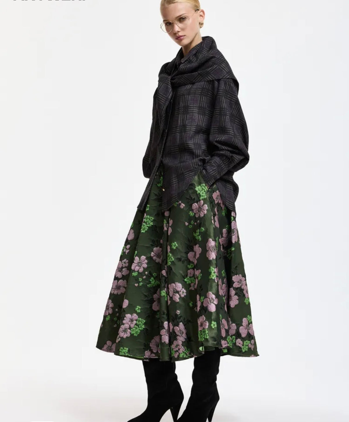 Essentiel antwerp gonna midi a ruota in jacquard floreale color cachi rosa e verde chiaro