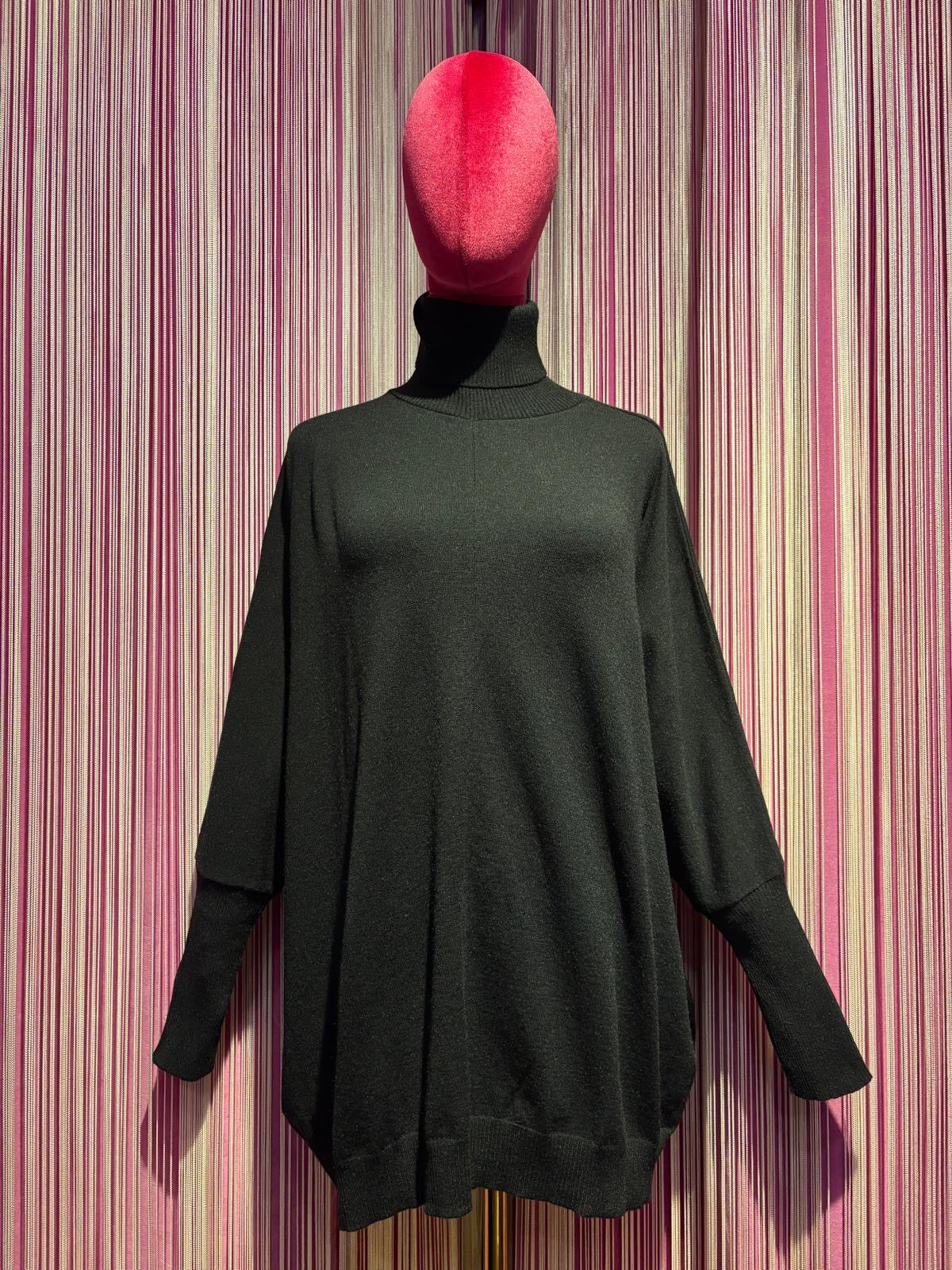 Pink memories maglia collo alto nero manica pipistrello