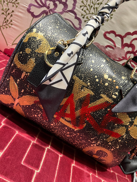 ABpink🩷borsa pelle dipinta a mano con tracolla charms orsetto e cuore nero