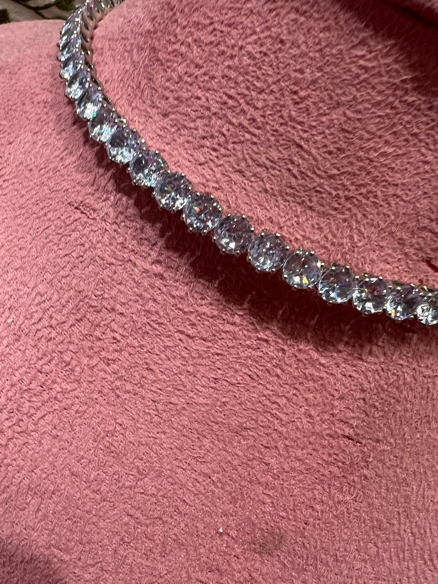 Collarino montatura metallo colore argento con zirconi tondi