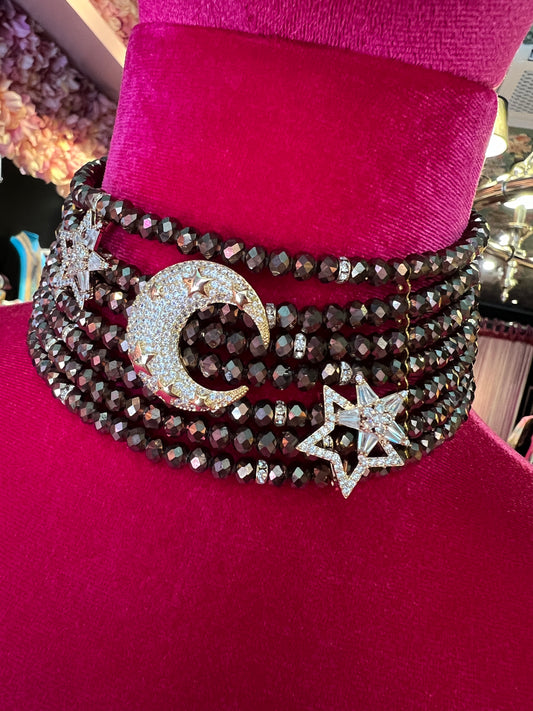 Manuela Ajo’ creazioni choker cristalli bronzo / marrone con spille mezza luna e stelle strass