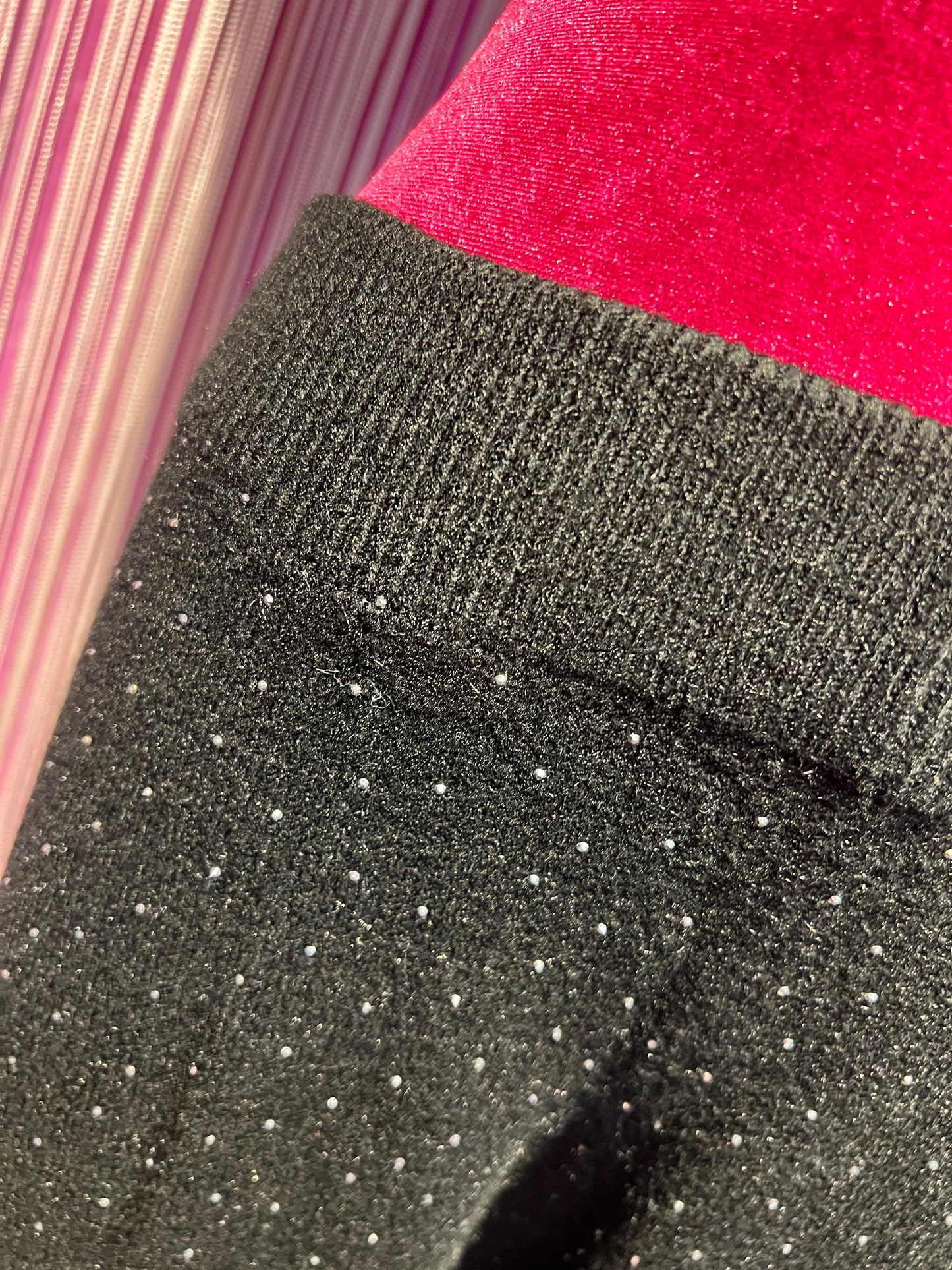 The room completo nero maglia e pantalone pois di cristalli