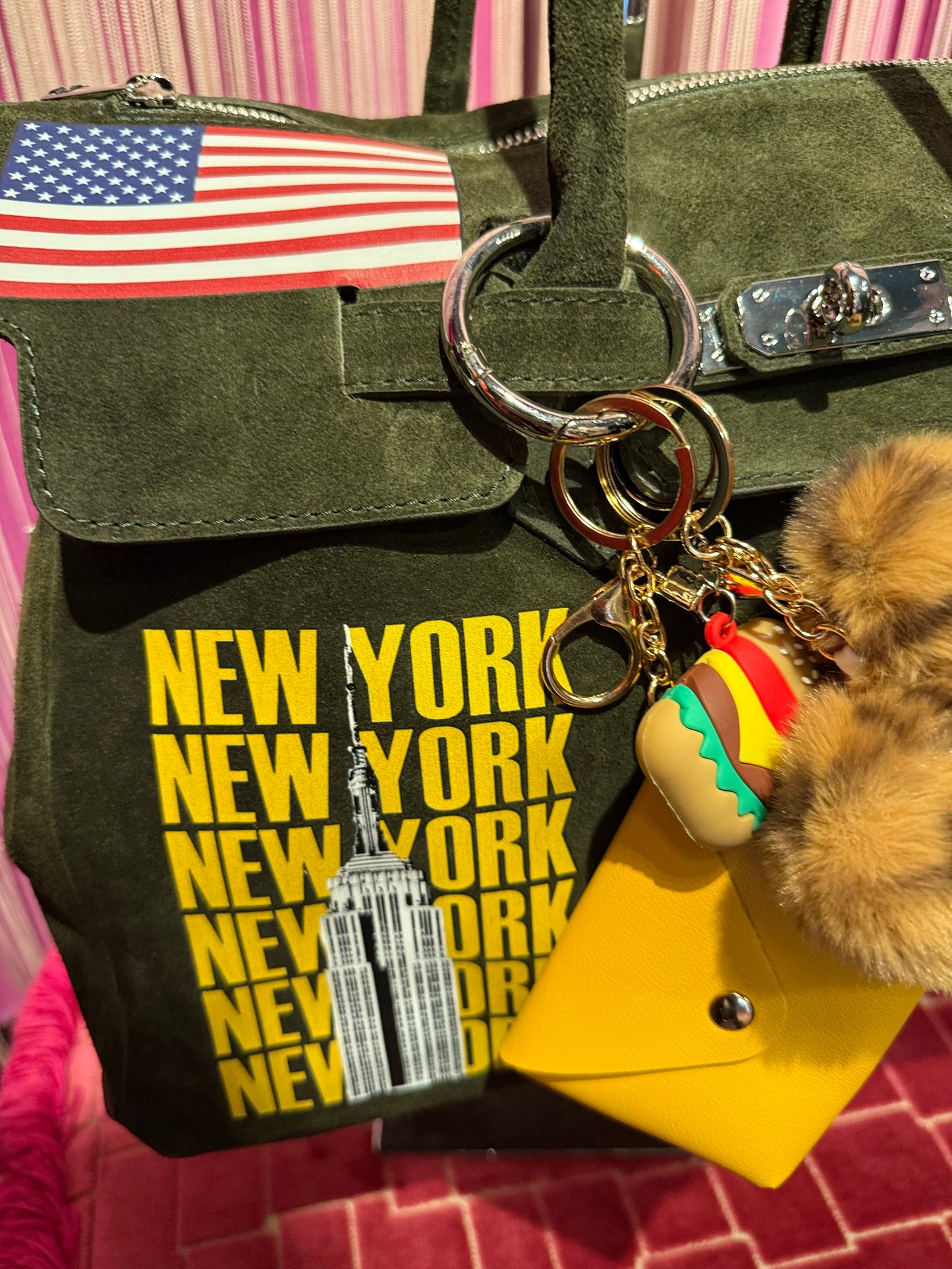 Mia Bag New York camoscio verde militare mis cm 38 larghezza e cm 27 altezza con tracolla