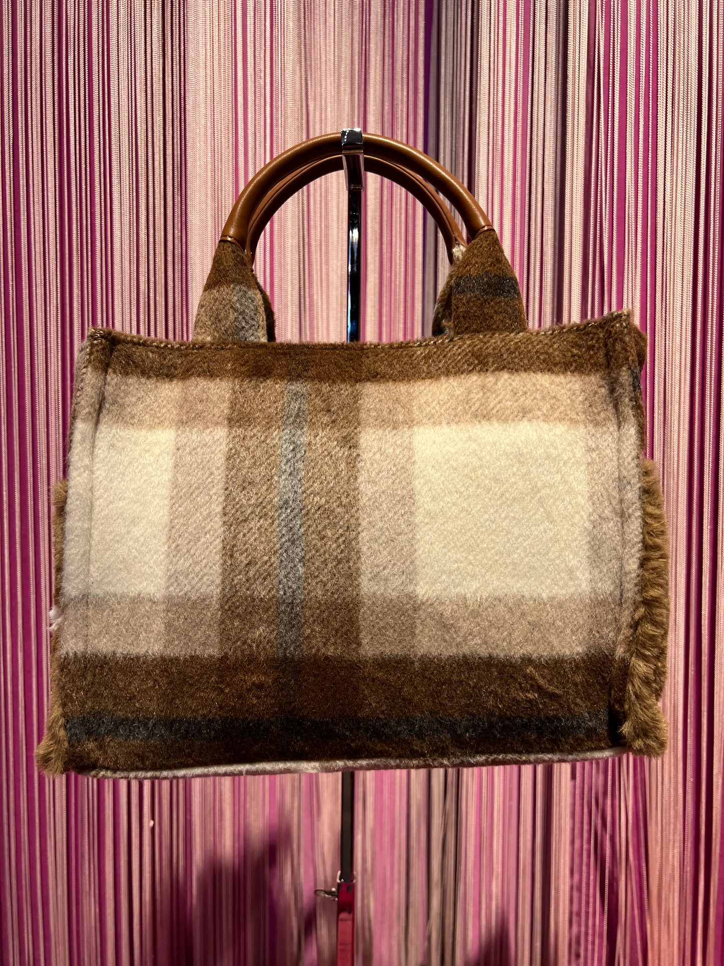 Rue Madam borsa mini due manici mini con tracolla fantasia tartan panna / marrone tasche esterne eco pelliccia