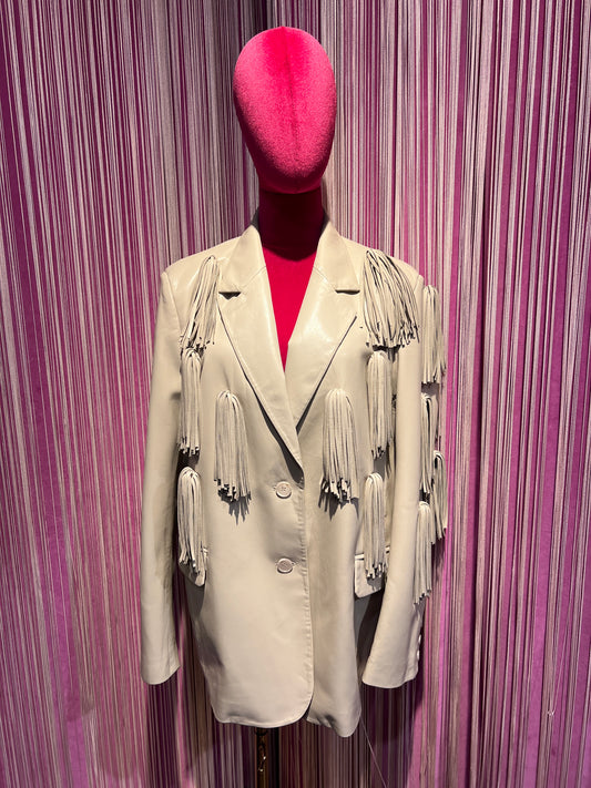 Isabelle Blanche Paris blazer in ecopelle con nappe di frange ghiaccio
