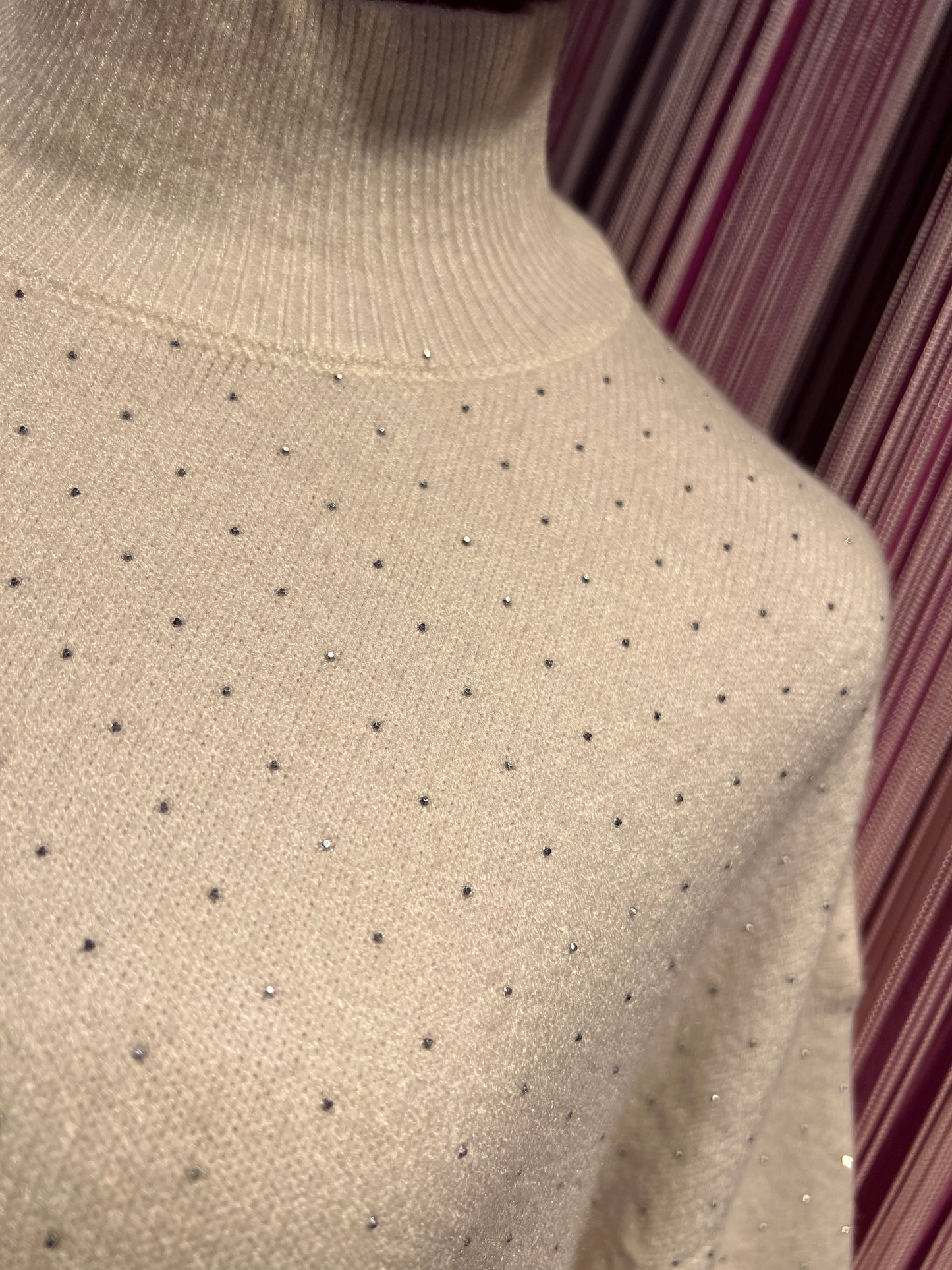 The room completo panna maglia e pantalone con pois cristalli