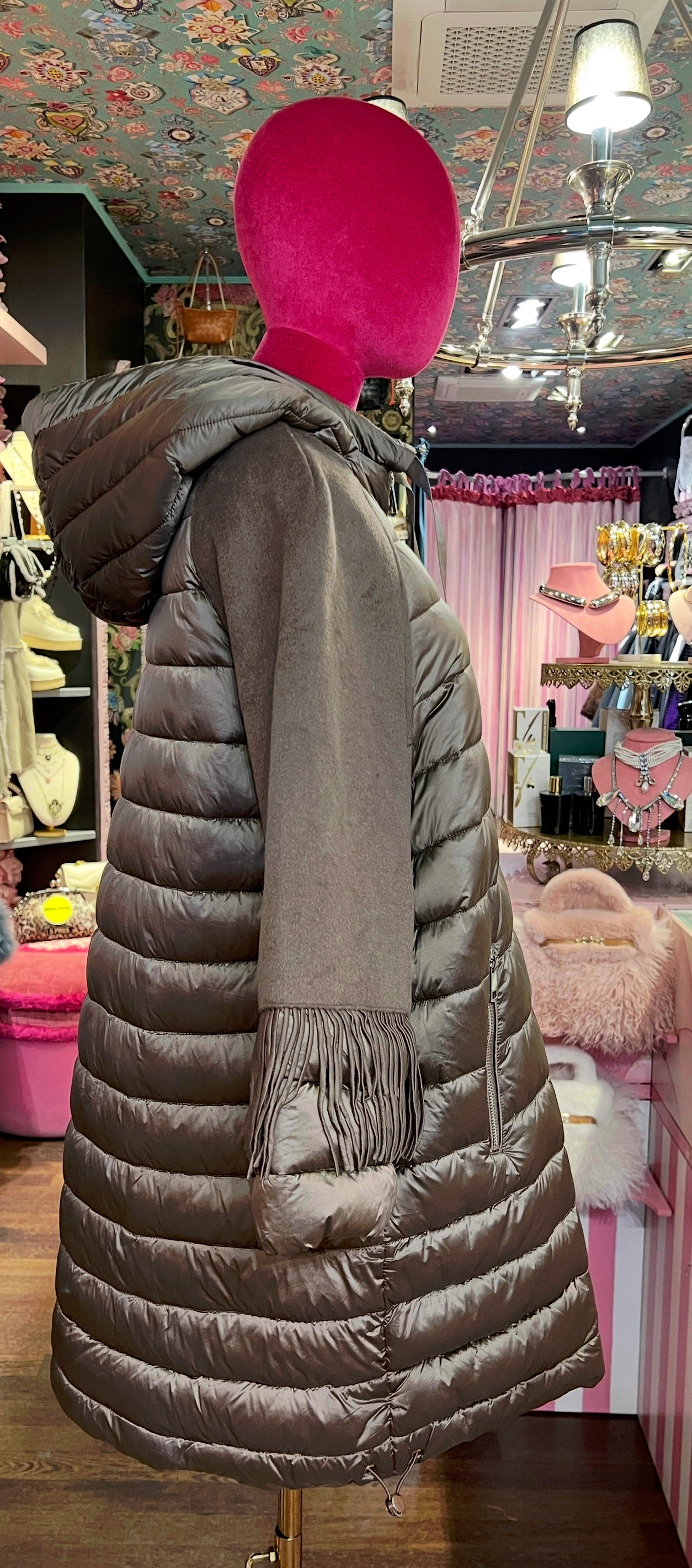 The room piumino con cappuccio taupe manica con frange